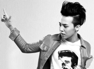 gaya rambut G-Dragon model Mohichan